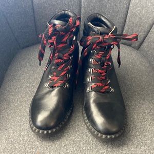 Gentle Souls by Kenneth Cole
“Brooklyn” Genuine Black Leather Boots Size 7 1/2